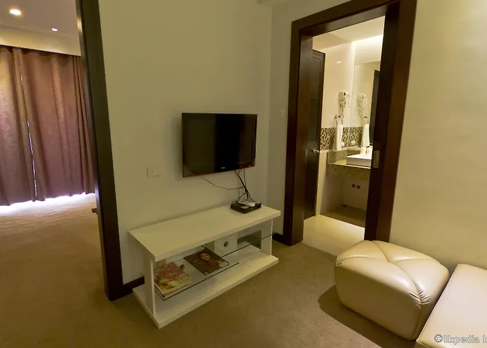 Hotel Castle Peak Cebu