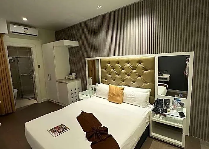 Hotel Castle Peak 3*
