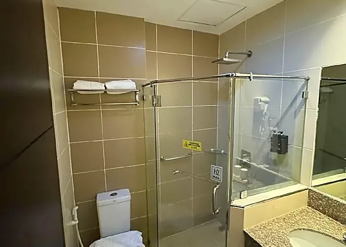 Castle Peak Hotel 3*