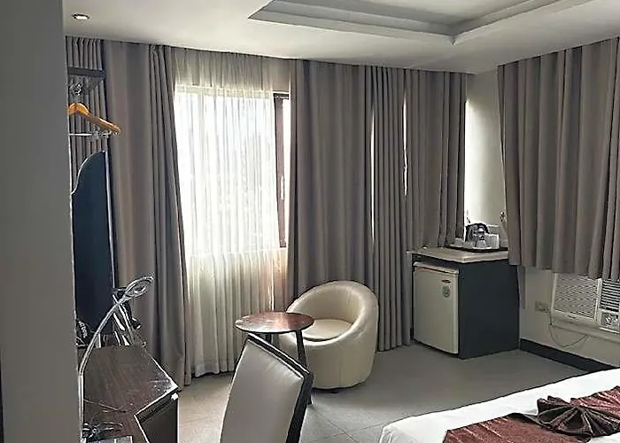 Hotel Castle Peak Cebu Stadt